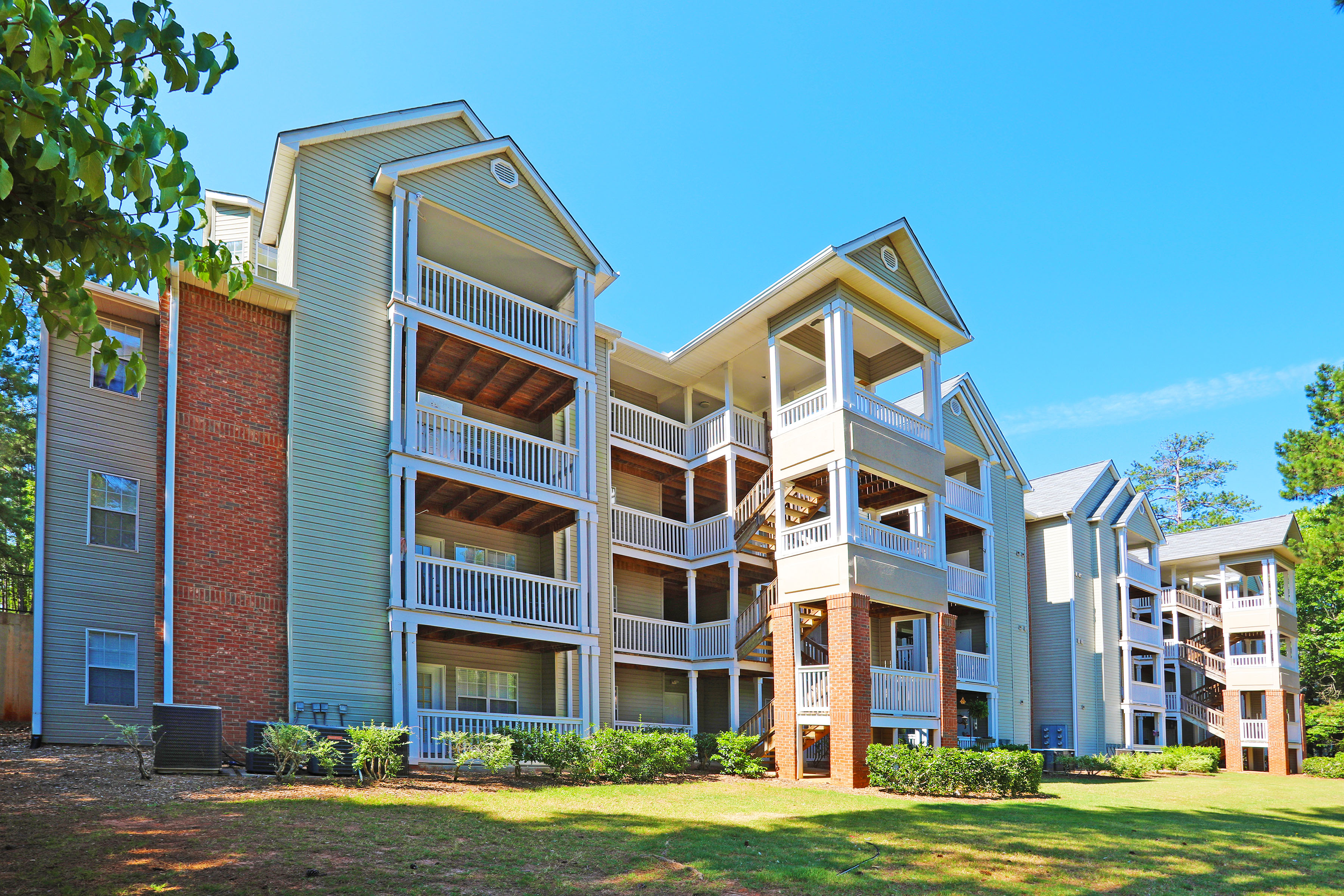 Estates at Barrington The Multifamily Advisory Group at Cushman & Wakefield